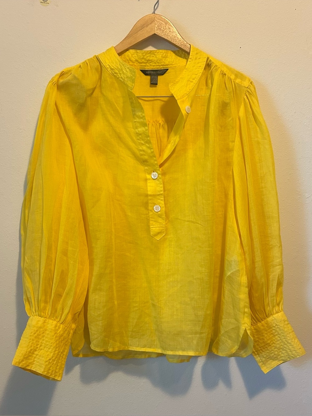 Banana Republic Women’s XL Yellow Loose Long Sleeve Button Down Blouse
